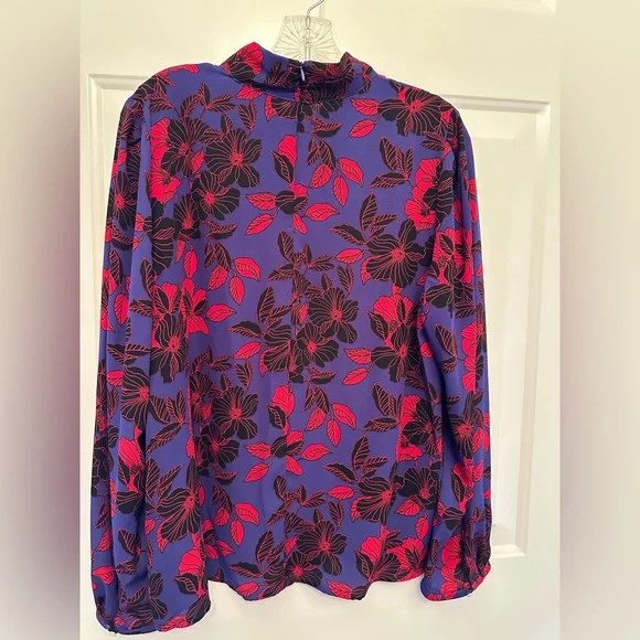 Liz Claiborne Ladies Blouse – Size Large – Purple, Red & Black Floral - Picture 6 of 7